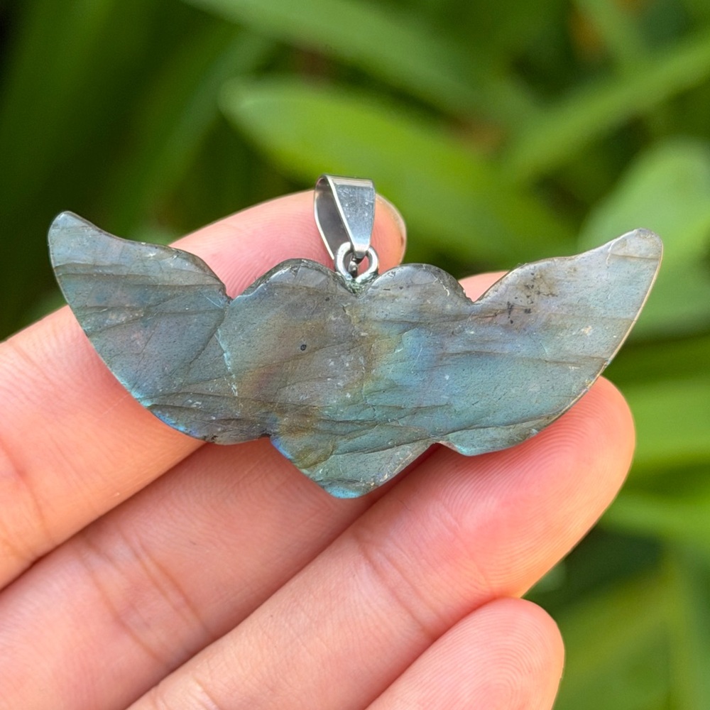 Stainless steel flying heart flashy labradorite pendant 0879 - Picture 8 of 8